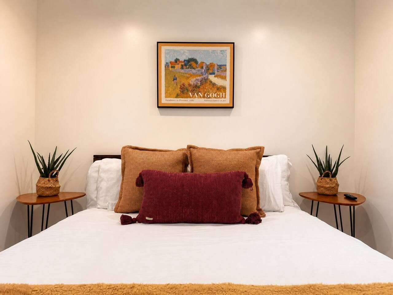 Bedroom 2 (queen)