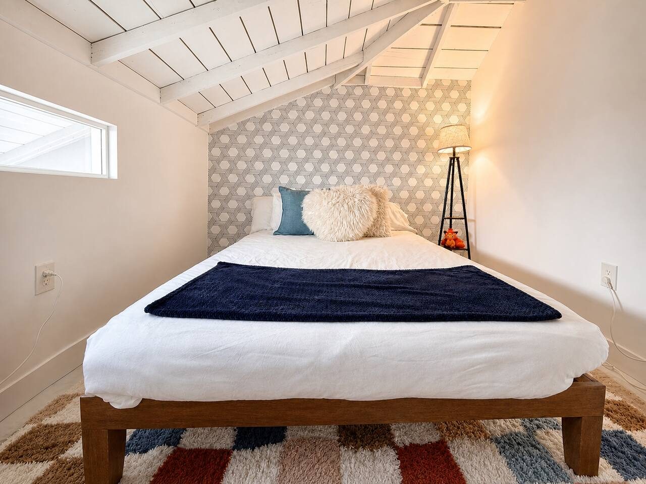Loft bedroom (queen)